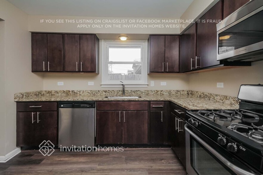 Building Photo - 17342 Oriole Ave