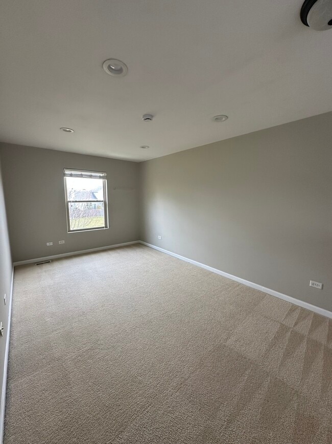 Building Photo - 1258 Lasser Dr