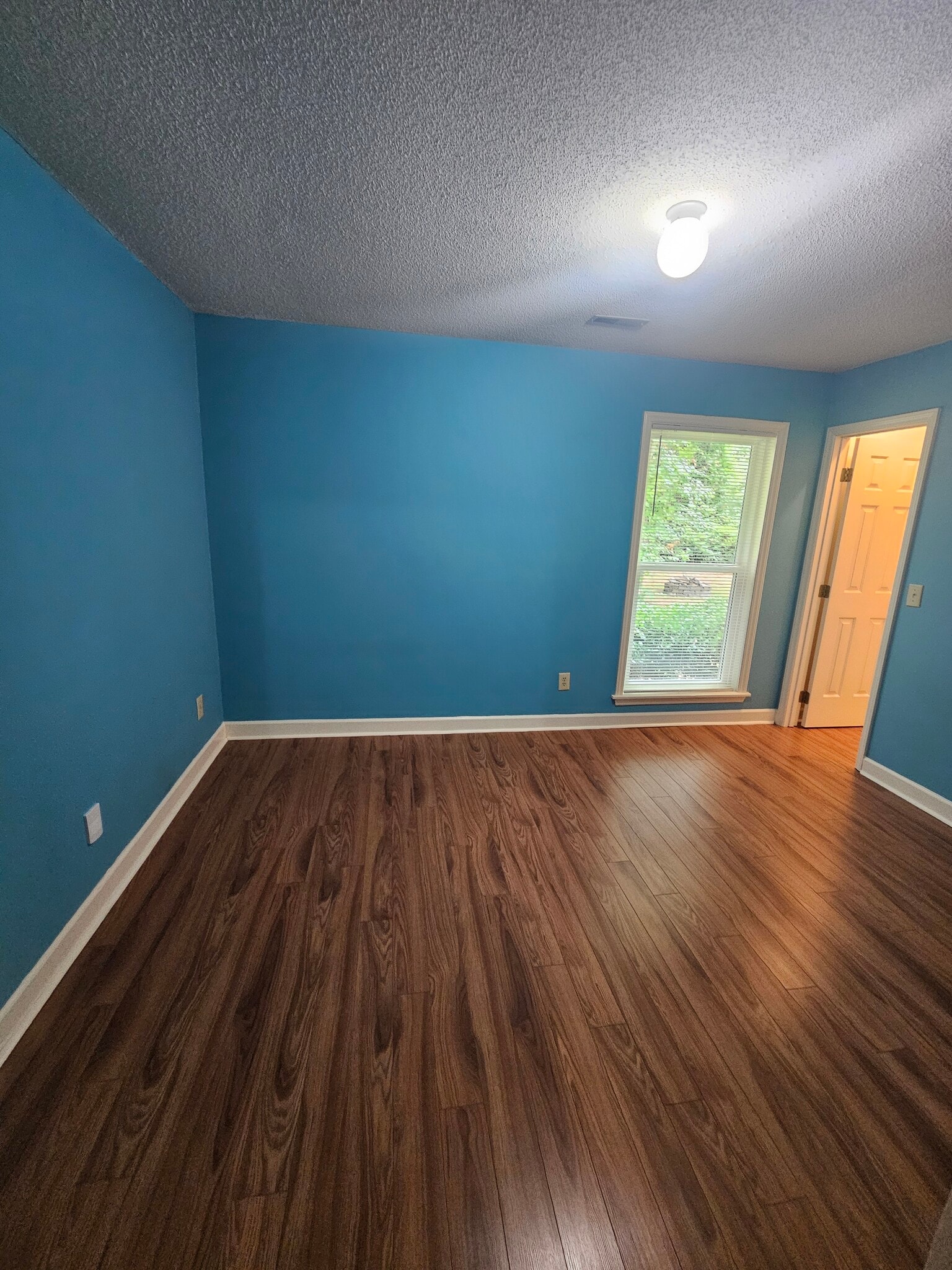 Building Photo - 6902 Persimmon Pl
