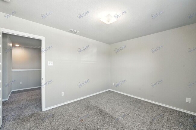 Building Photo - 6305 Port Ct
