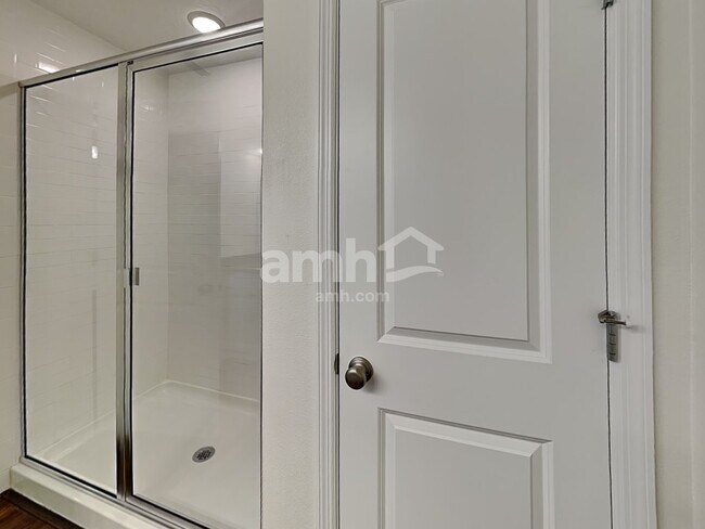 Building Photo - 1101 David Walker Dr