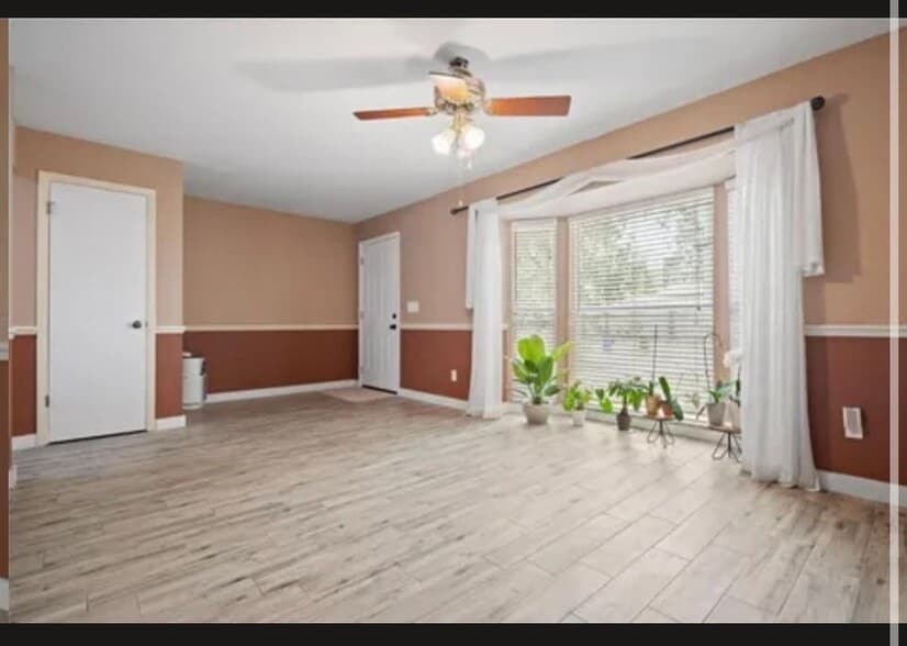 Building Photo - 3413 W Kirby St