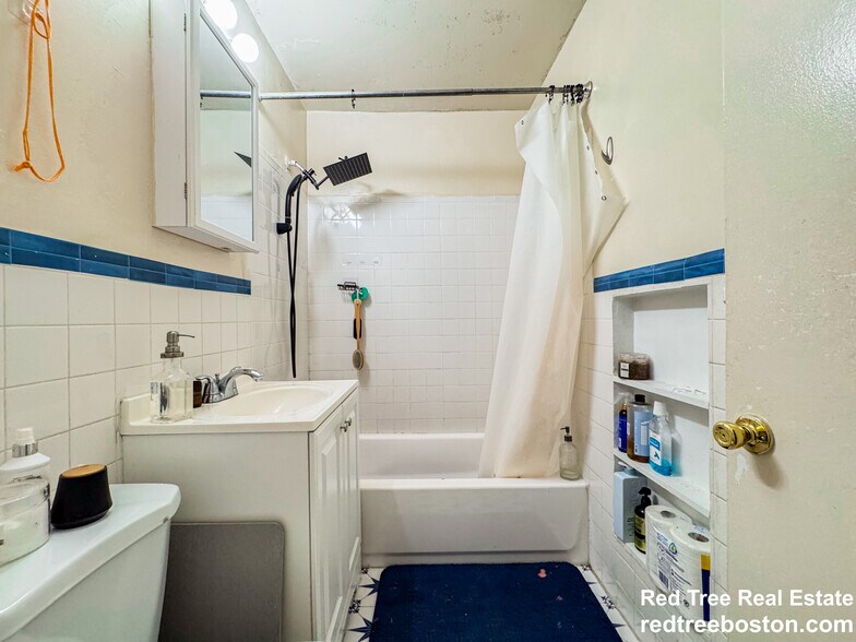 Building Photo - 11 Hodges Ave