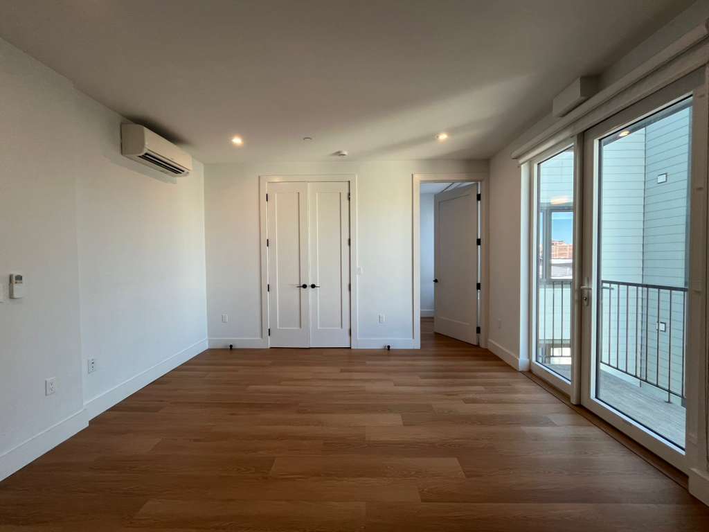 Building Photo - 546 Martin Luther King Jr Dr