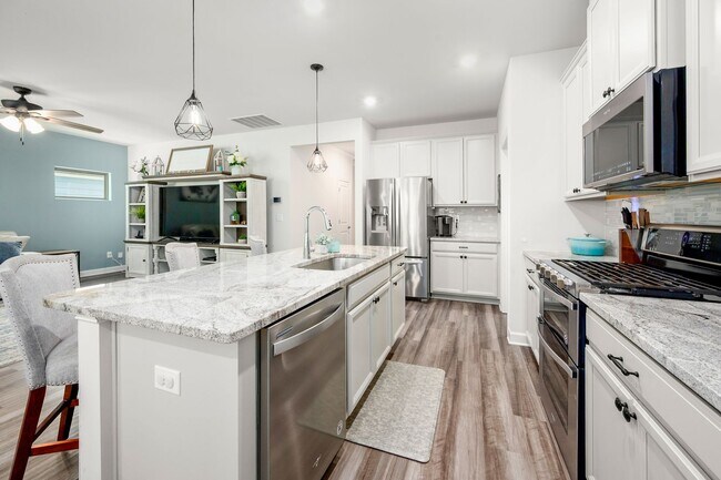 Building Photo - SOLAR Powered 3-Bedroom, 2-Bathroom Single...