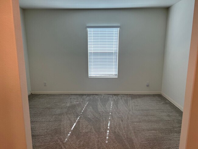 Building Photo - 3 Bedroom Plus Bonus Room Single Family Home w/ Solar For Rent in Lancaster