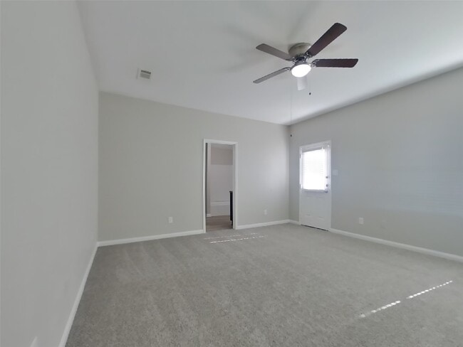 Building Photo - 2055 Sweet Lilac Dr