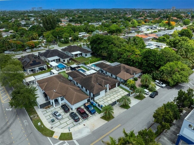 Building Photo - 1550 SW 89th Ct