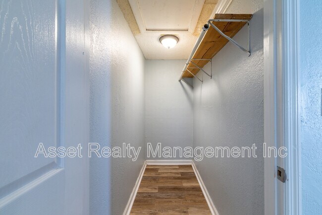 Building Photo - 608 Lester Rd