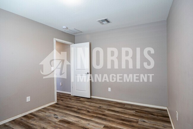 Building Photo - Very Nice Home in a Great Location
