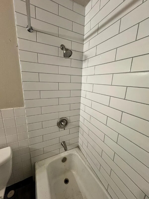 Building Photo - 1321 Division St