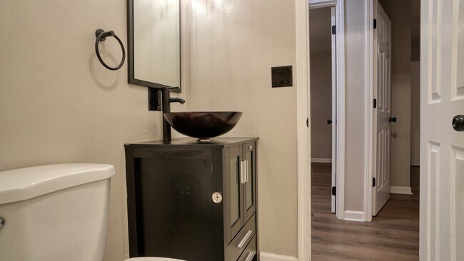 Building Photo - 6343 Cadbury Dr NW