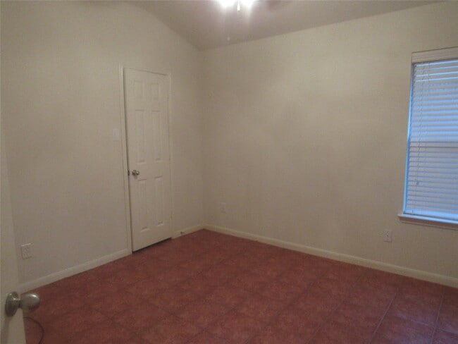 Building Photo - 2611 Colony Haven Cir