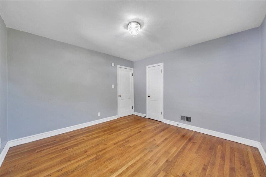 BEDROOM TWO - 2413 Memorial Ave SW