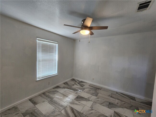 Building Photo - 4302 Neta Dr