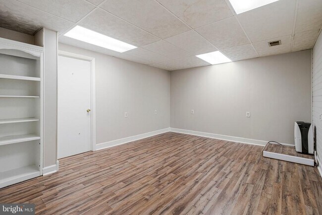 Building Photo - 4329 Mount Vernon Memorial Hwy
