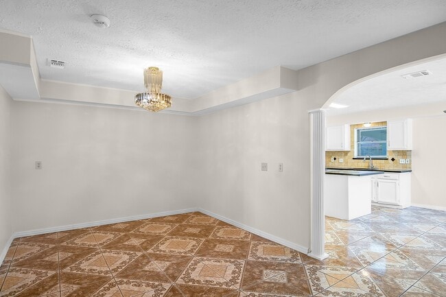 Building Photo - 4909 Meadow Pl Dr