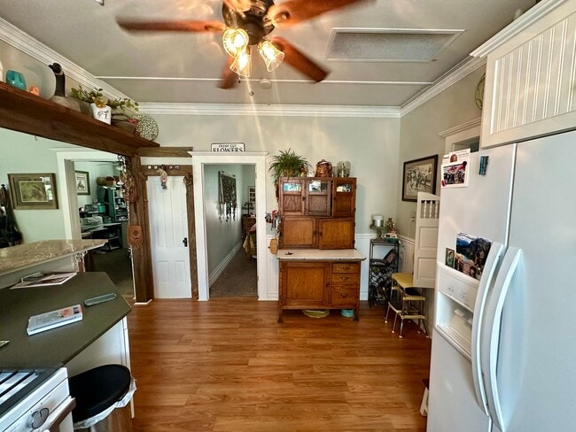Building Photo - Completely Remodeled, Charming Victorian i...