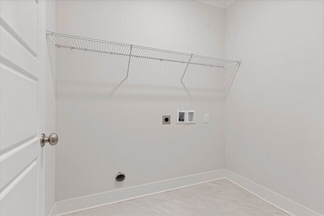 Building Photo - NEW Move in Ready Home!