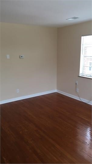 Building Photo - 18 Requardt Ln