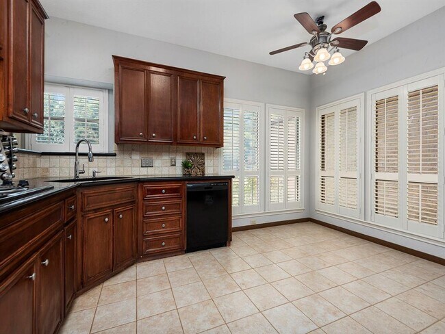 Building Photo - 3323 Village Falls Ct