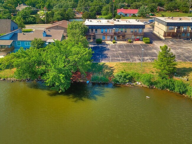 Building Photo - 5924 W Hefner Rd