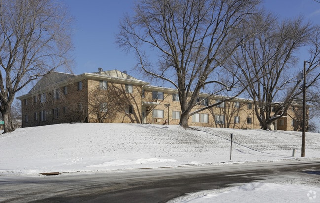 Building Photo - Maple Commons Apartments