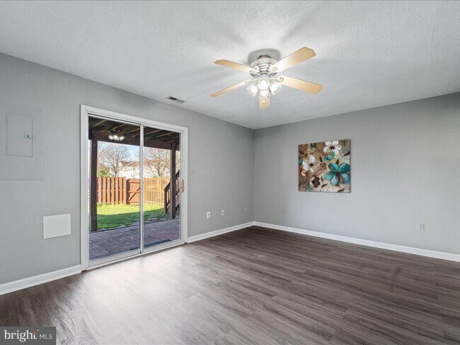 Building Photo - 564 Radford Terrace NE