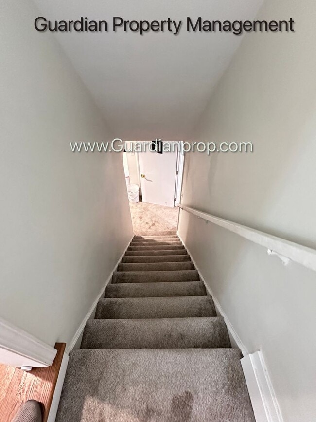 Building Photo - St Louis Park Single Family Home, Fenced Yard, Dishwasher, 1 Car Garage