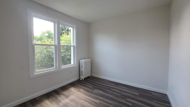 Building Photo - 113 63rd St