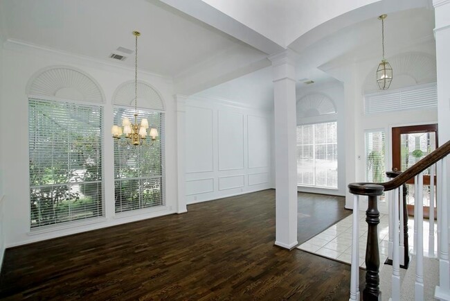 Building Photo - 6902 Afton Woods Dr