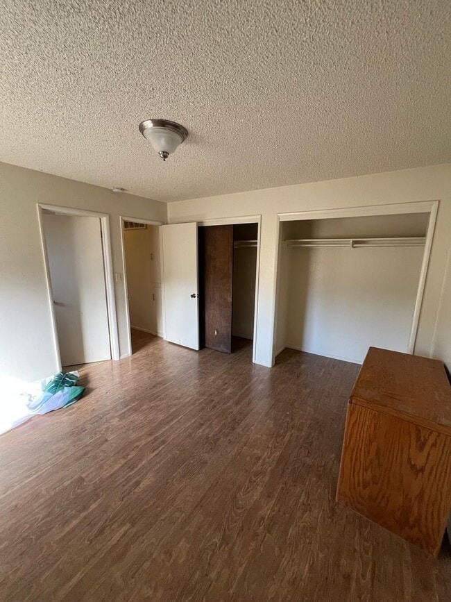Building Photo - Oroville 4 bed 2 bath 3300sqft country hom...