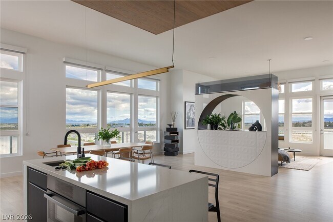 Building Photo - 11055 S Las Vegas Blvd