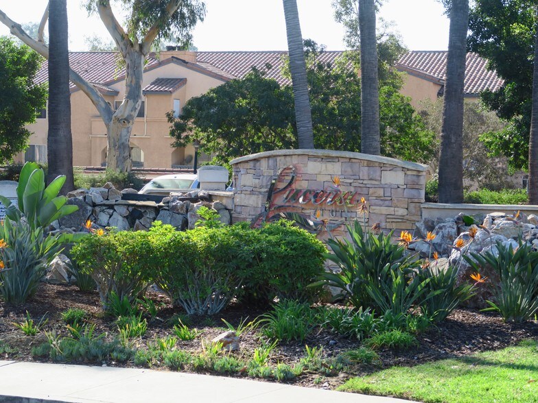 Building Photo - 7120 Shoreline Dr