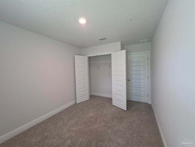 Building Photo - 9011 Golden Eye Dr