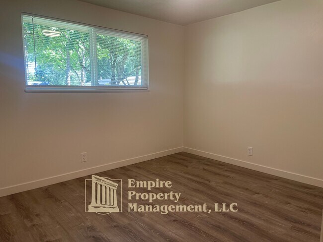Building Photo - 2312 Willona Dr