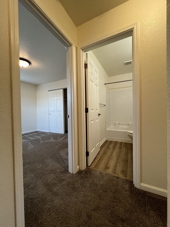 Building Photo - 1598 Railroad Dr