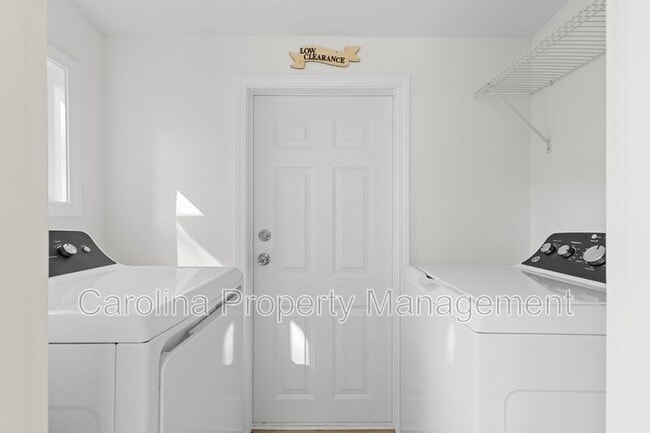 Building Photo - 660 Chestnut St