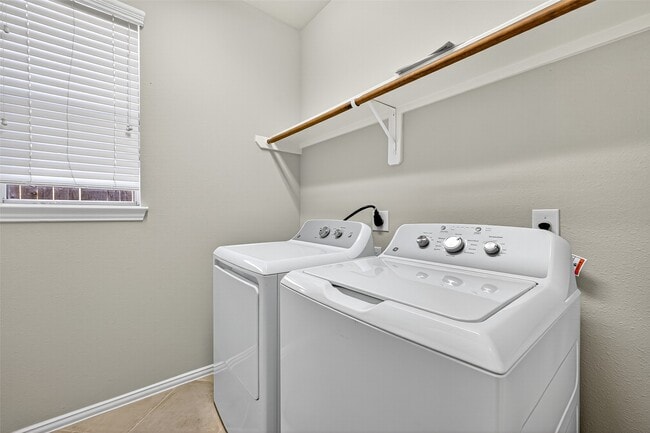 Building Photo - 4815 Claymill Ct