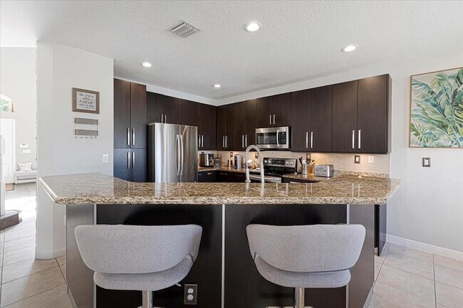 Building Photo - 2316 SW 127th Ave