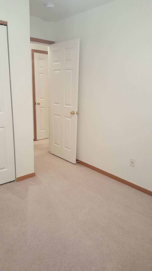 Building Photo - 3380 Saratoga St