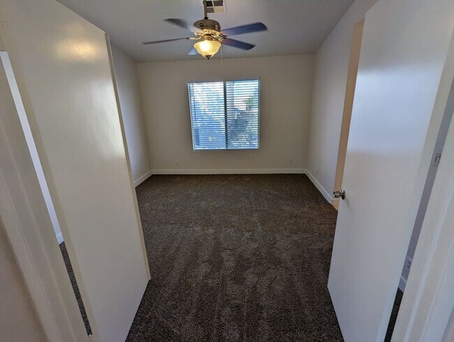 Building Photo - 7233 Pinon Crest Ct