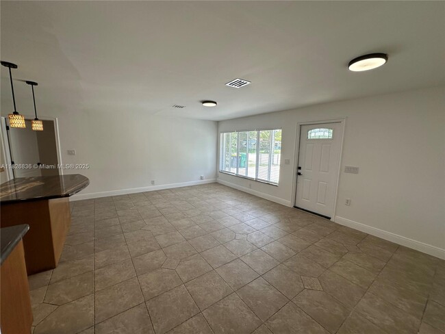 Building Photo - 4830 SW 41st Ave