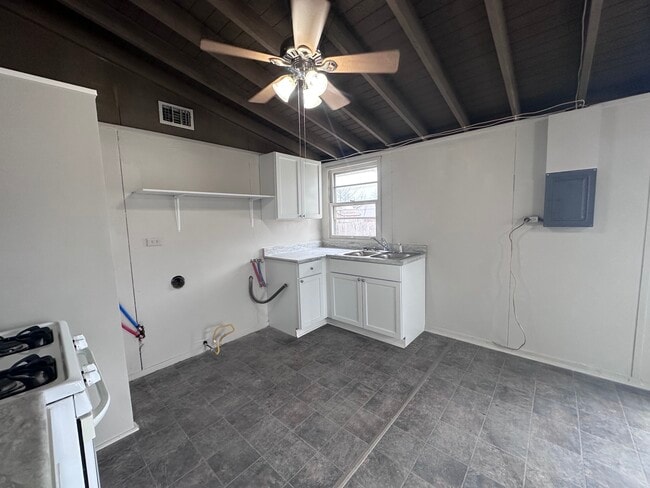 Building Photo - 403 Seminary-N