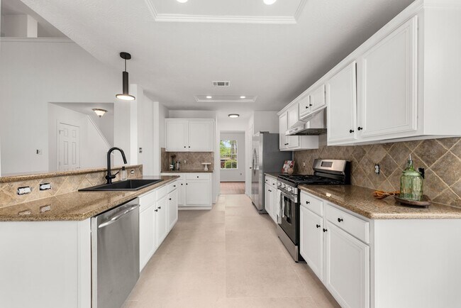 Building Photo - 3022 Glenthorpe Ln