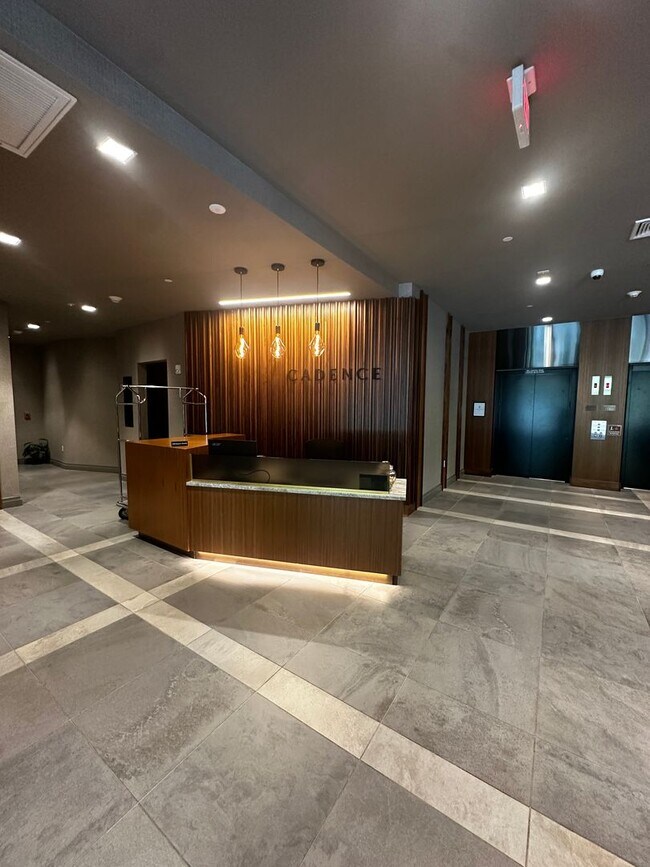 Building Photo - Spacious 2 Bed, 2 Bath Luxury Condo with Downtown Boston Views