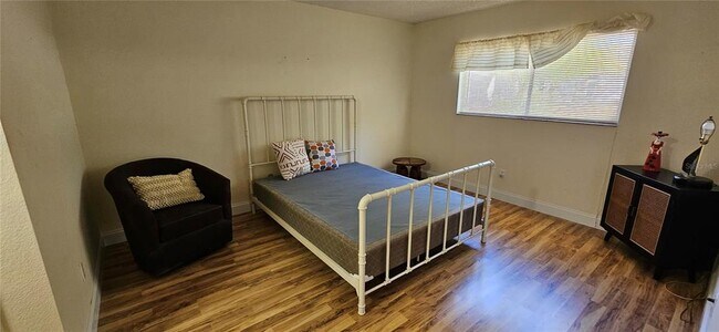 Building Photo - 3121 Mission Grove Dr