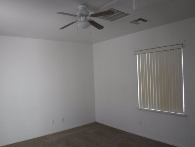 Building Photo - 2 BED, 2 BATH HOME WITH CASITA (3rd bedroom is the casita)