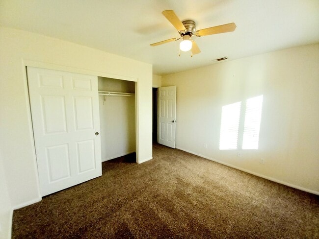 Building Photo - Spacious 3 bedroom, 2 bath with bonus room in Indian Cove