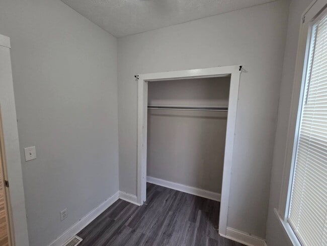 Building Photo - 3715 W 39th St